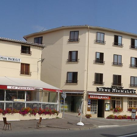 Hotel De La Mere Michelet Confolens Esterno foto